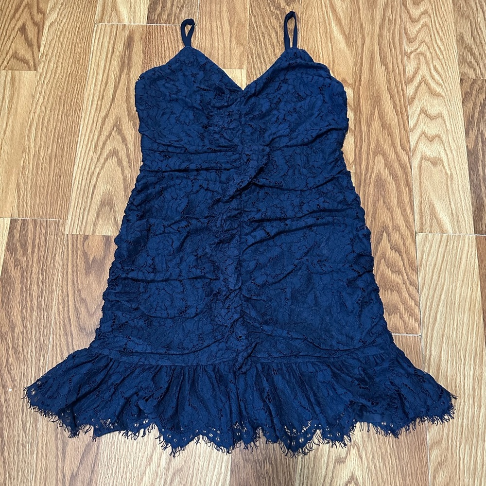AQUA
LACE RUCHED DRESS - Picture 2 of 4